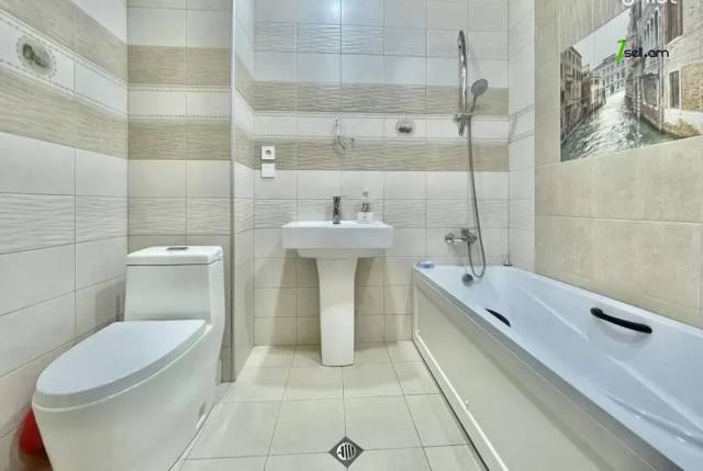 4 սենյականոց բնակարան նորակառույց շենքում Պարույր Սևակի փողոցում, 126 ք.մ., 2 սանհանգույց