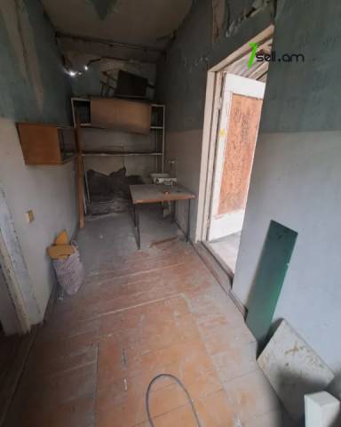 Մեկ հարկանի քարե տուն Էրեբունու փողոցում Էրեբունիում, 72 ք.մ.