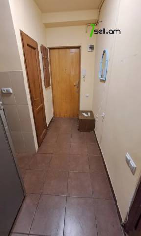 2 սենյականոց բնակարան Մեսրոպ Մաշտոցի պողոտայում, 50 քմ, 7/9 հարկ, կապիտալ վերանորոգված