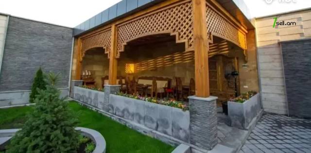 Երկու հարկանի տուն Նոր Արեշի 3րդ փողոցում Էրեբունիում, 1350 ք.մ., 3+ սանհանգույց, եվրովերանորոգված