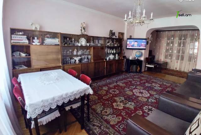 3 սենյականոց բնակարան Մեսրոպ Մաշտոցի պողոտայում, 96 քմ, կոսմետիկ վերանորոգում, քարե շենք