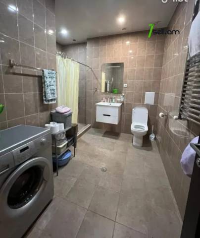 3 սենյականոց բնակարան նորակառույց շենքում Պարույր Սևակի փողոցում, 113 ք.մ., 2 սանհանգույց