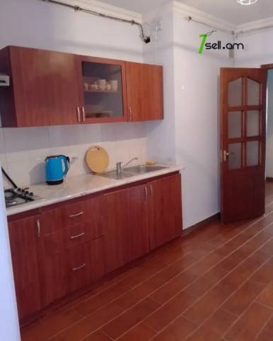 1 սենյականոց բնակարան Հանրապետության փողոցում, 48 քմ, 7/9 հարկ, կապիտալ վերանորոգված