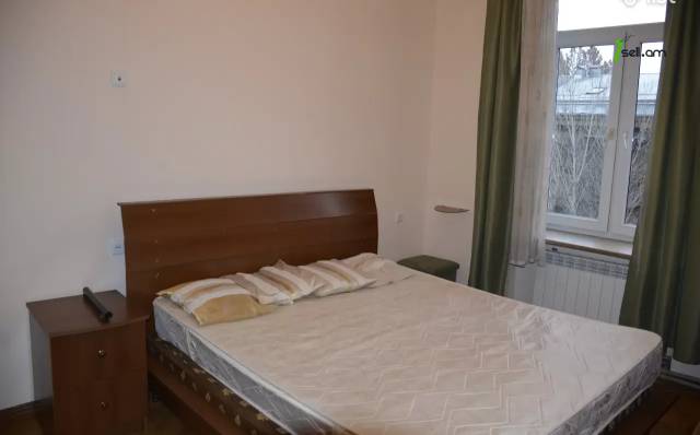 3 սենյականոց բնակարան Նար-Դոսի փողոցում, 90 ք.մ., 2 սանհանգույց, բարձր առաստաղներ, նախավերջին հարկ