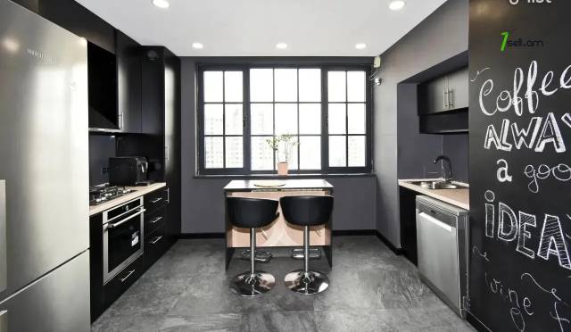 3 սենյականոց բնակարան Սարյան փողոցում, 77 ք.մ., դիզայներական ոճով վերանորոգված, քարե շենք