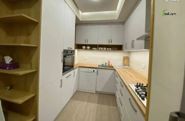 2 սենյականոց բնակարան նորակառույց շենքում Օրբելի եղբայրների փողոցում, 77 ք.մ., 3/15 հարկ