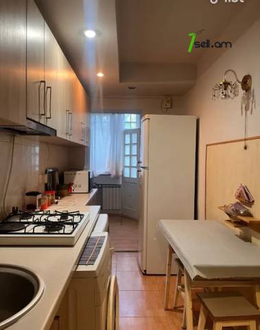 4 սենյականոց բնակարան Հրաչյա Աճառյանի փողոցում, 103 քմ, կապիտալ վերանորոգված, քարե շենք