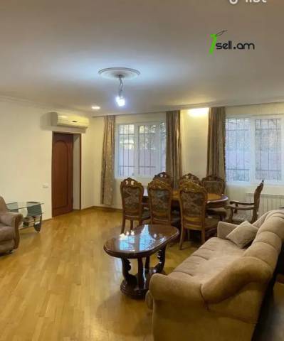 3 սենյականոց բնակարան, Աթոյան փողոցի նրբանցք, 91 ք.մ., 1/5 հարկ, կապիտալ վերանորոգված, քարե շենք