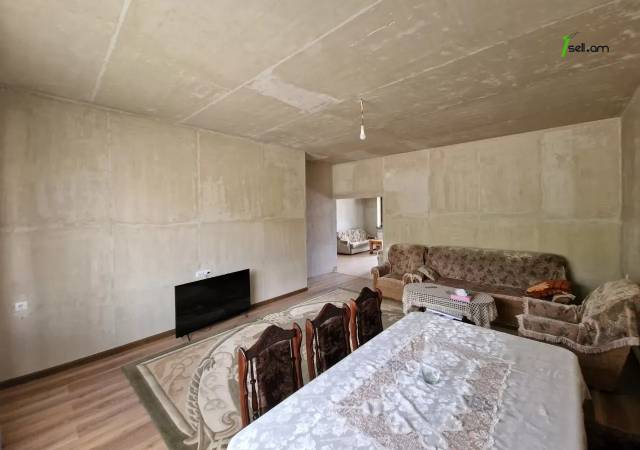 Մեկ հարկանի քարե տուն Ավանում, 1400 ք.մ., 2 սանհանգույց