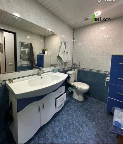 4 սենյականոց բնակարան Եզնիկ Կողբացու փողոցում, 105 ք.մ., դիզայներական ոճով վերանորոգված