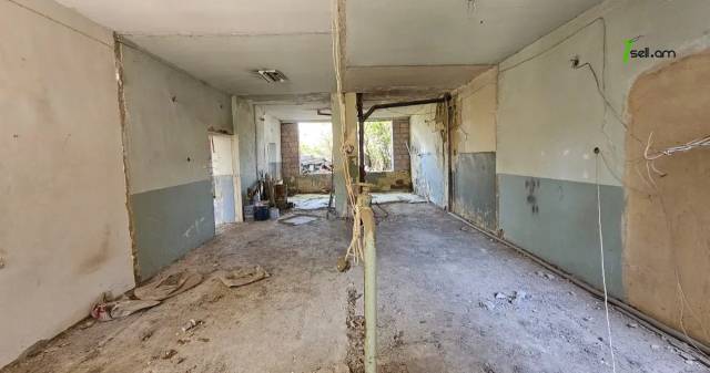 Երկու հարկանի քարե տուն Մառի փողոցում Նոր Նորքում, 1415 քմ, 3+ սանհանգույց