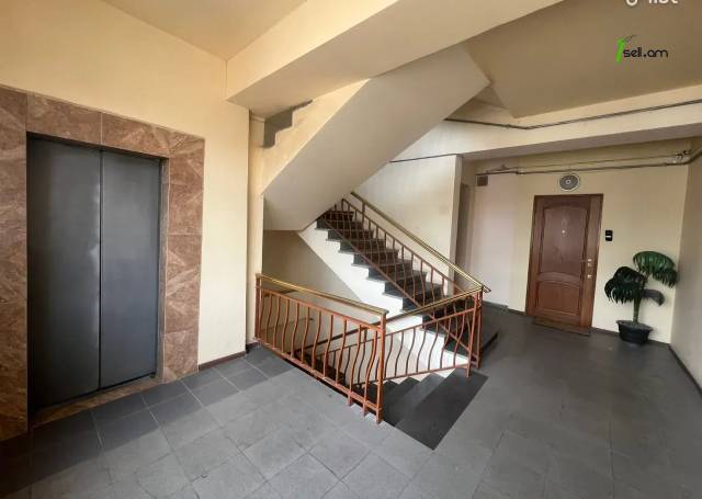 3 սենյականոց բնակարան նորակառույց շենքում Եկմալյան փողոցում, 55 քմ, 8/11 հարկ, բարձր առաստաղներ