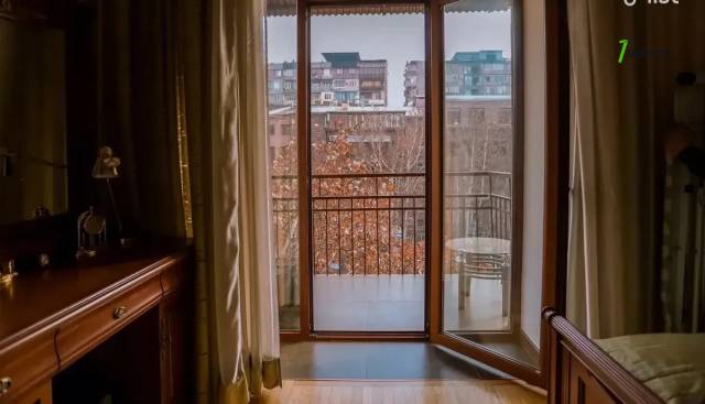 3 սենյականոց բնակարան Պուշկինի փողոցում, 119 ք.մ., 2 սանհանգույց, բարձր առաստաղներ