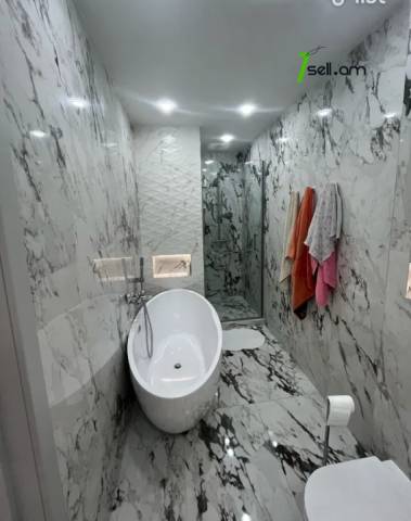 3 սենյականոց բնակարան նորակառույց շենքում Օրբելի եղբայրների փողոցում, 85 քմ, 4/15 հարկ