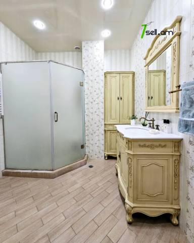 Երկու հարկանի քարե տուն Ամառանոցային փողոցում Ջրվեժում, 2100 քմ, 2 սանհանգույց, կապիտալ վերանորոգված