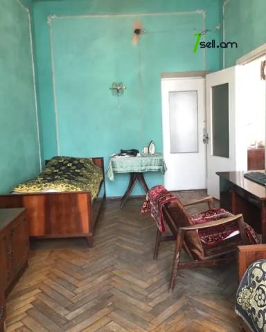 3 սենյականոց բնակարան Կիևյան փողոցում, 88 քմ, 3/5 հարկ, 2 սանհանգույց, բարձր առաստաղներ, քարե շենք