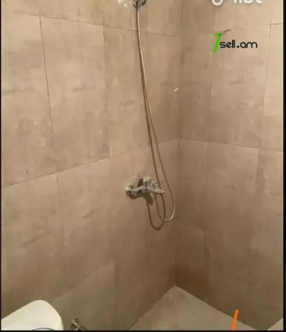 2 սենյականոց բնակարան նորակառույց շենքում Ռոստոմի փողոցում, 60 ք.մ., 6/15 հարկ, բարձր առաստաղներ