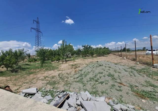 Մեկ հարկանի քարե տուն Զովունիում, 1050 քմ