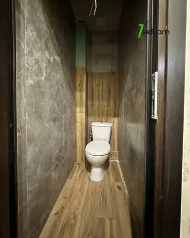 4 սենյականոց բնակարան Մոլդովական փողոցում, 100 ք.մ., 2/5 հարկ, կապիտալ վերանորոգված, քարե շենք