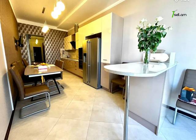 3 սենյականոց բնակարան նորակառույց շենքում Արամի փողոցում, 138 ք.մ., 2 սանհանգույց, բարձր առաստաղներ