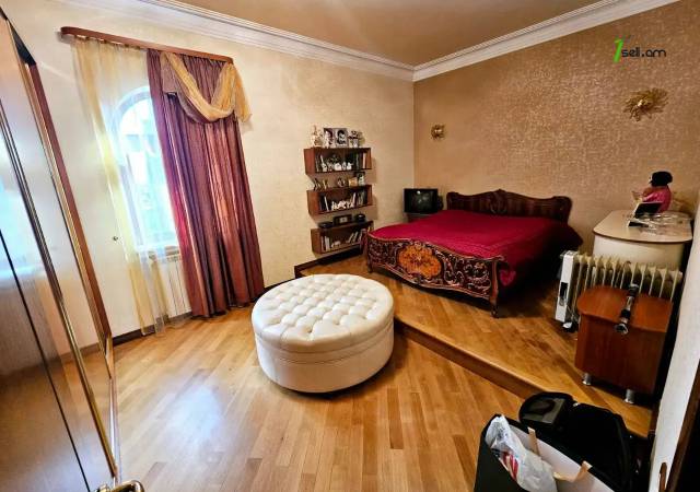 Երեք հարկանի քարե տուն Քեռու փողոցում Արաբկիրում, 1600 ք.մ., 3+ սանհանգույց, կապիտալ վերանորոգված