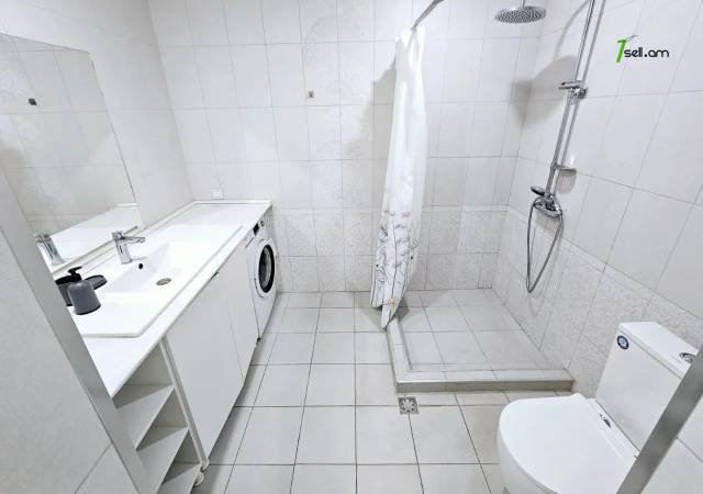 3 սենյականոց բնակարան Վարդանանց փողոցում, 75 ք.մ., 2/4 հարկ, կապիտալ վերանորոգված, քարե շենք