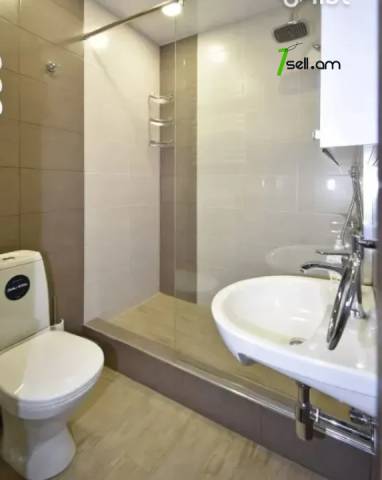 2 սենյականոց բնակարան, Vagharsh Vagharshyan street, 46 ք.մ., բարձր առաստաղներ, 3/5 հարկ