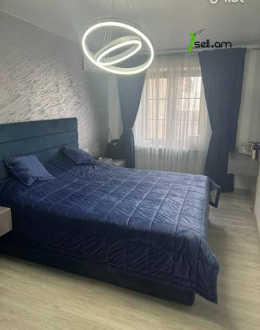 4 սենյականոց բնակարան Դրոյի փողոցում, 108 ք.մ., դիզայներական ոճով վերանորոգված, քարե շենք