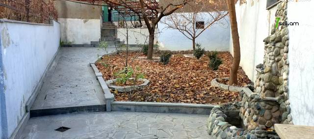 Մեկ հարկանի քարե տուն Լեռ Կամսարի փողոցում Արաբկիրում, 120 ք.մ., կոսմետիկ վերանորոգում