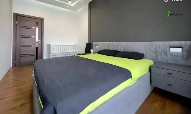 3 սենյականոց բնակարան նորակառույց շենքում Գրիբոյեդով փողոցում, 78 ք.մ., բարձր առաստաղներ