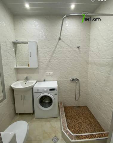 3 սենյականոց բնակարան Բաղրամյան պողոտայում, 80 ք.մ., 2/5 հարկ, բարձր առաստաղներ