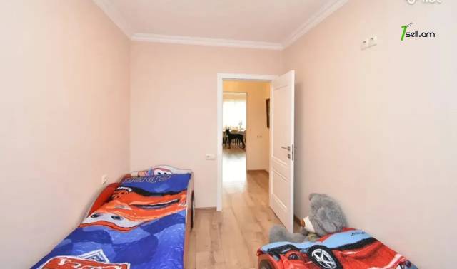 3 սենյականոց բնակարան Խաղաղ Դոնի փողոցում, 73 ք.մ., 3/9 հարկ, եվրովերանորոգված