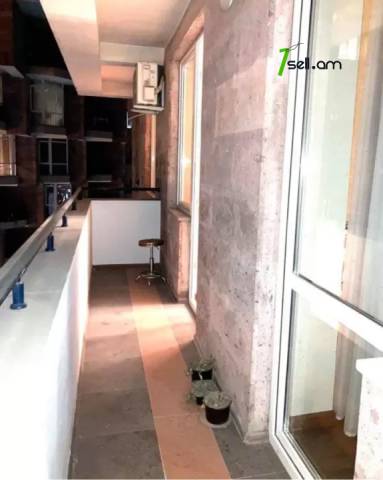 3 սենյականոց բնակարան նորակառույց շենքում Քեռու փողոցում, 118 ք.մ., 2 սանհանգույց, բարձր առաստաղներ