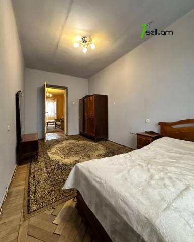 4 սենյականոց բնակարան Կոմիտասի պողոտայում, 97 ք.մ., նախավերջին հարկ, կոսմետիկ վերանորոգում