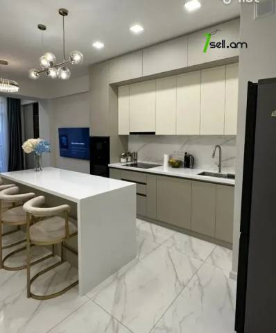 3 սենյականոց բնակարան նորակառույց շենքում Եղիշե Չարենցի փողոցում, 71 ք.մ., բարձր առաստաղներ