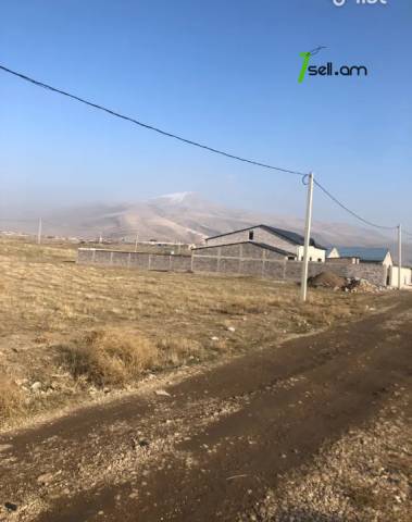 Հողատարածք բնակելի շինությունների համար Արաբկիրում, 1300 ք.մ.