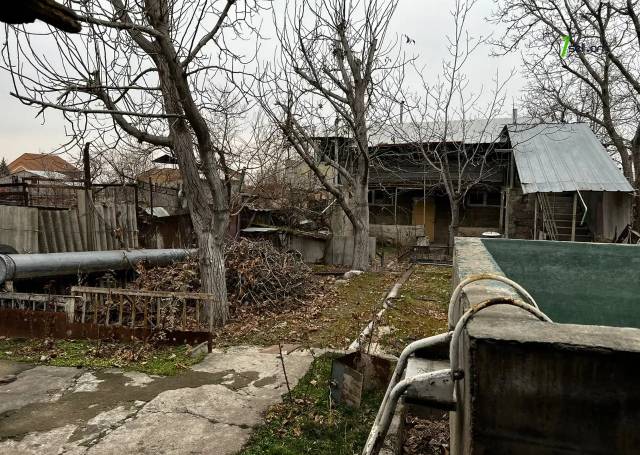 Հողատարածք բնակելի շինությունների համար Նուբարաշենի փողոցում Էրեբունիում, 200 ք.մ.