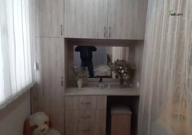 3 սենյականոց բնակարան Արցախի պողոտայում, 57 ք.մ., եվրովերանորոգված, քարե շենք