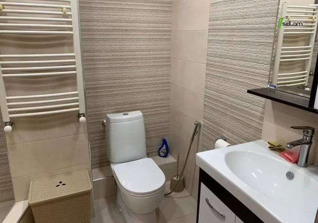 3 սենյականոց բնակարան Մոսկովյան փողոցում, 100 ք.մ., կապիտալ վերանորոգված