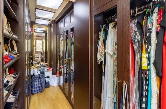 4 սենյականոց բնակարան Մոսկովյան փողոցում, 150 ք.մ., 2 սանհանգույց, 2/8 հարկ, եվրովերանորոգված