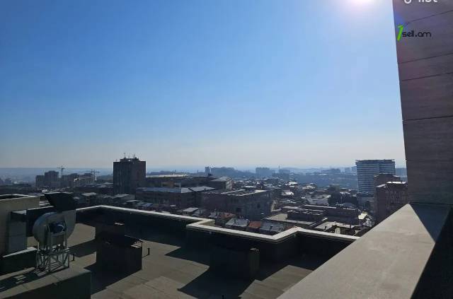 Ընդարձակ 4 սենյականոց բնակարան նորակառույց շենքում Արամ Խաչատրյանի փողոցում, 201 քմ, 3+ սանհանգույց