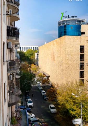 4 սենյականոց բնակարան նորակառույց շենքում Դեղատան փողոցում, 145 ք.մ., 2 սանհանգույց