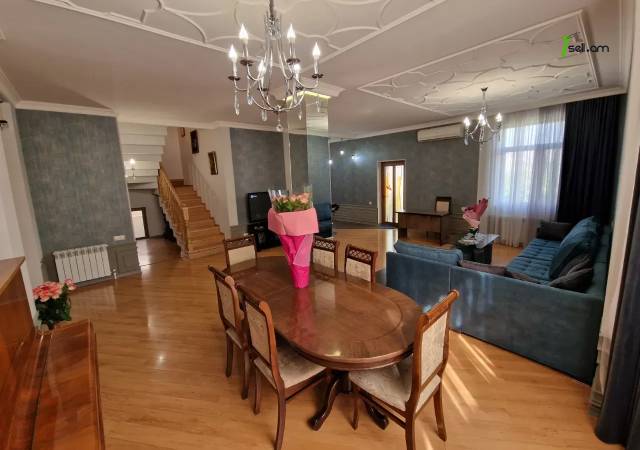 Երկու հարկանի քարե տուն Մելքումովի փողոցում Դավիթաշենում, 600 ք.մ., 3+ սանհանգույց, եվրովերանորոգված