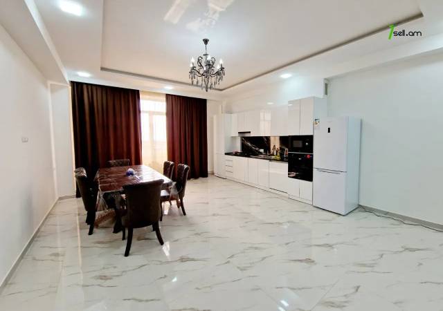 Երեք հարկանի քարե տուն, Նոյ թաղամաս Աջափնյակում, 300 ք.մ., 3+ սանհանգույց, եվրովերանորոգված