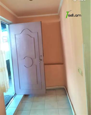 Մեկ հարկանի քարե տուն Էրեբունիում, 104 քմ, կապիտալ վերանորոգված