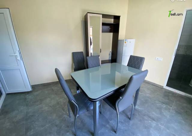 Երկու հարկանի քարե տուն Ավանում, 150 ք.մ., 2 սանհանգույց, դիզայներական ոճով վերանորոգված