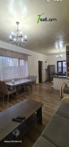 Մեկ հարկանի տուն Մհեր Մկրտչյանի 7-րդ փողոցում Առինջում, 80 քմ, կապիտալ վերանորոգված