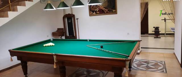 Երկու հարկանի քարե տուն Դավիթ Բեկի փողոցում Էրեբունիում, 530 ք.մ., 2 սանհանգույց