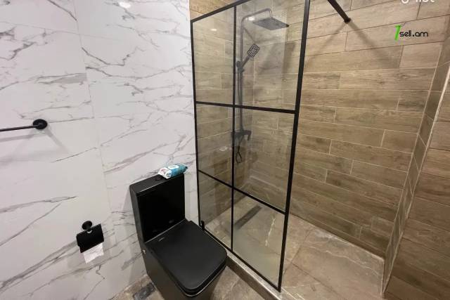 2 սենյականոց բնակարան նորակառույց շենքում Արամ Խաչատրյան փողոցում, 74 ք.մ., 3/16 հարկ