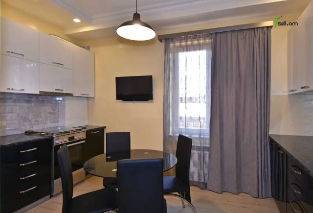 5 սենյականոց բնակարան Տերյան փողոցում, 125 ք.մ., 2 սանհանգույց, դիզայներական ոճով վերանորոգված